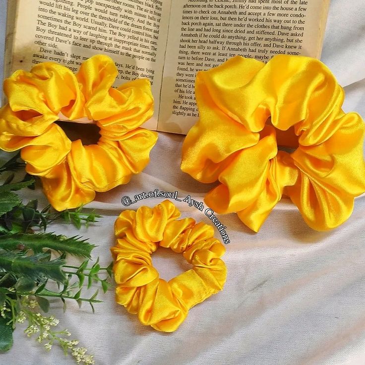 MONOCHARM SCRUNCHIE COMBO