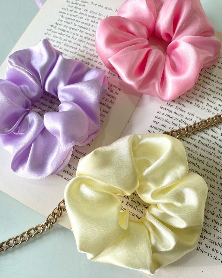TINTED TWIST SCRUNCHIES