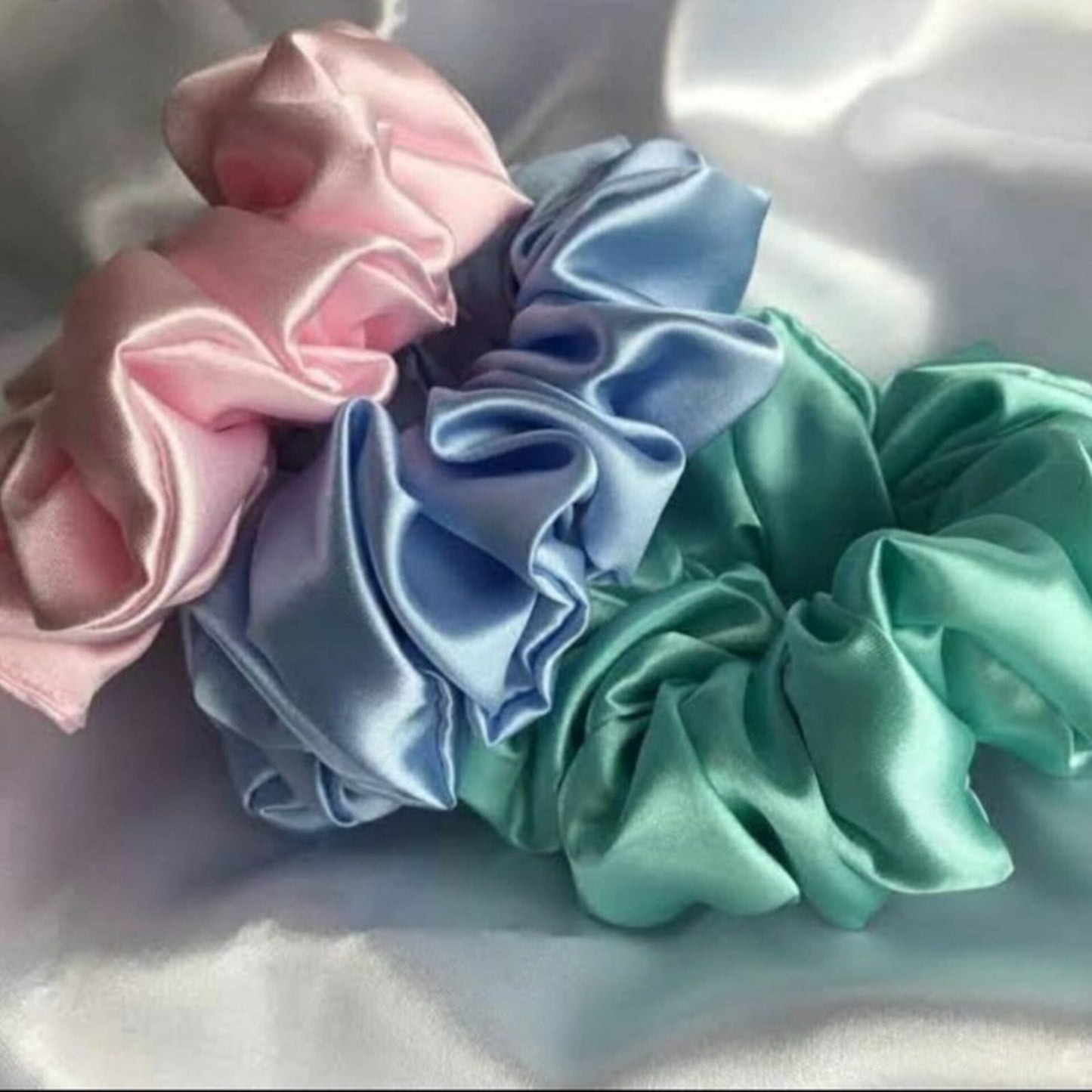 TRIO TWIST SCRUNCHIES