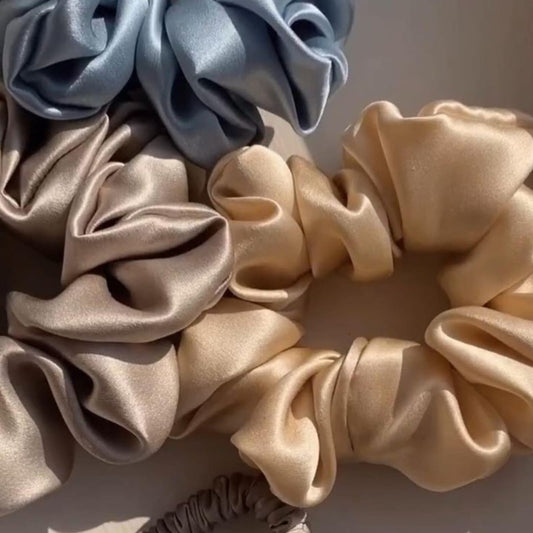 TRIPLE CHARM SCRUNCHIES